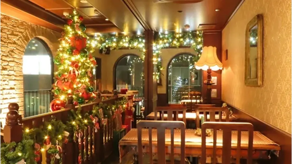浅草橋の“一年中クリスマスを楽しめるダイニングバー”がテレビ初登場！テレビ東京系列『モヤモヤさまぁ〜ず2』にてDining&bar Treeの紹介が決定 画像 2