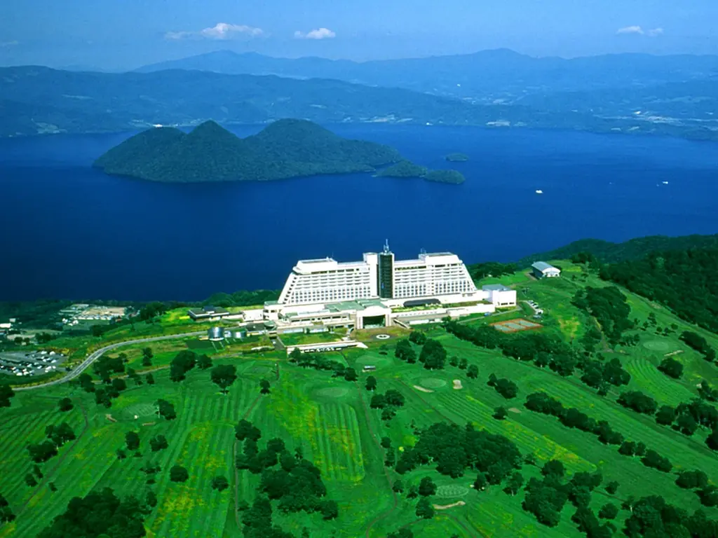 【北海道・洞爺湖】初夏の光とハープの音色に包まれる優雅なひとときウィンザーホテル洞爺「カフェZ」にて初夏の新作スイーツを提供開始 画像 6