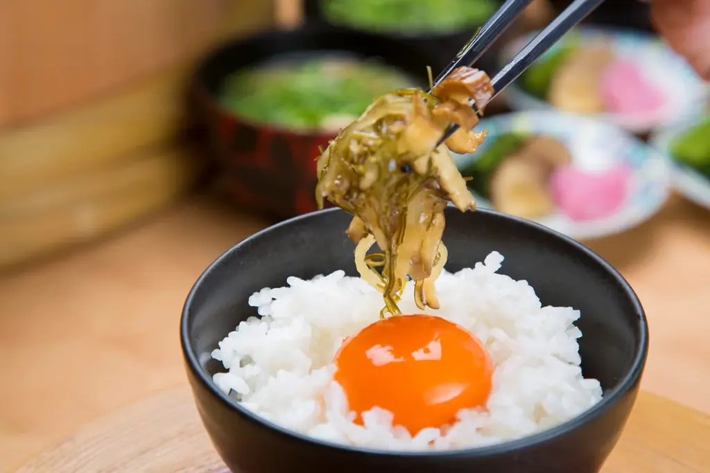 秋田の夏の風物詩「ババヘラ」　ユニフォームを着て売り子さんになり切ろう！　休暇村乳頭温泉郷では、家族で楽しむ体験プログラム「ババヘラアイス盛り付け体験付きプラン」を7月27日より販売 画像 7