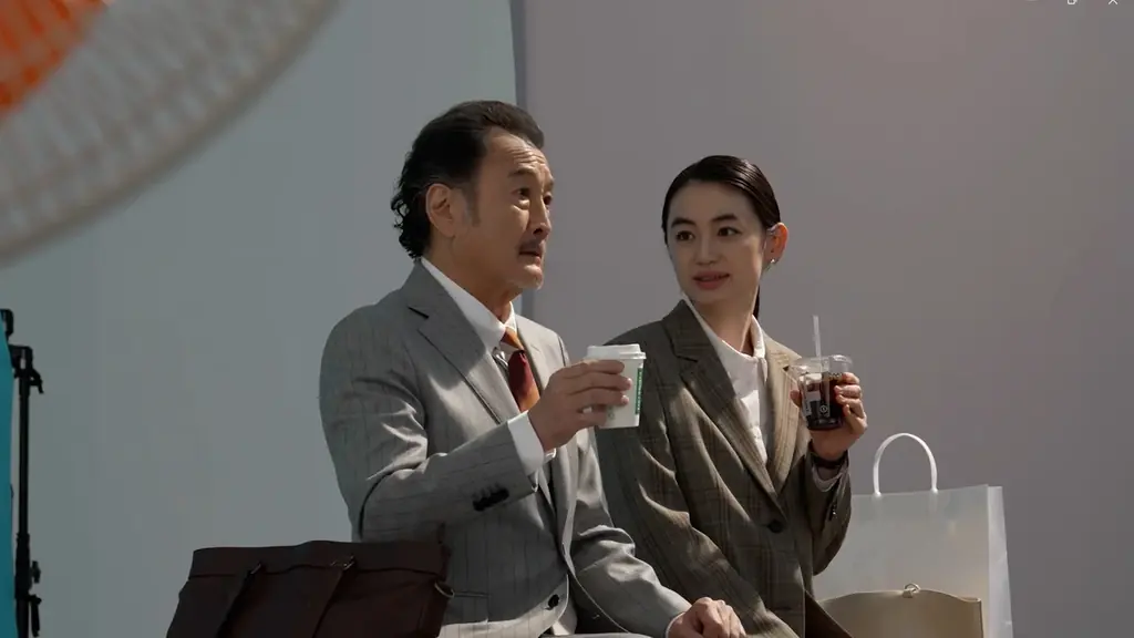 吉田鋼太郎さんと八木莉可子さんが初の先輩・後輩役に挑戦 新TVCM「FAMIMA CAFÉ刷新　うまさに驚け。」篇　6月2日から放映開始 実は二人とも几帳面！？私生活でのこだわりをインタビューで告白 画像 9