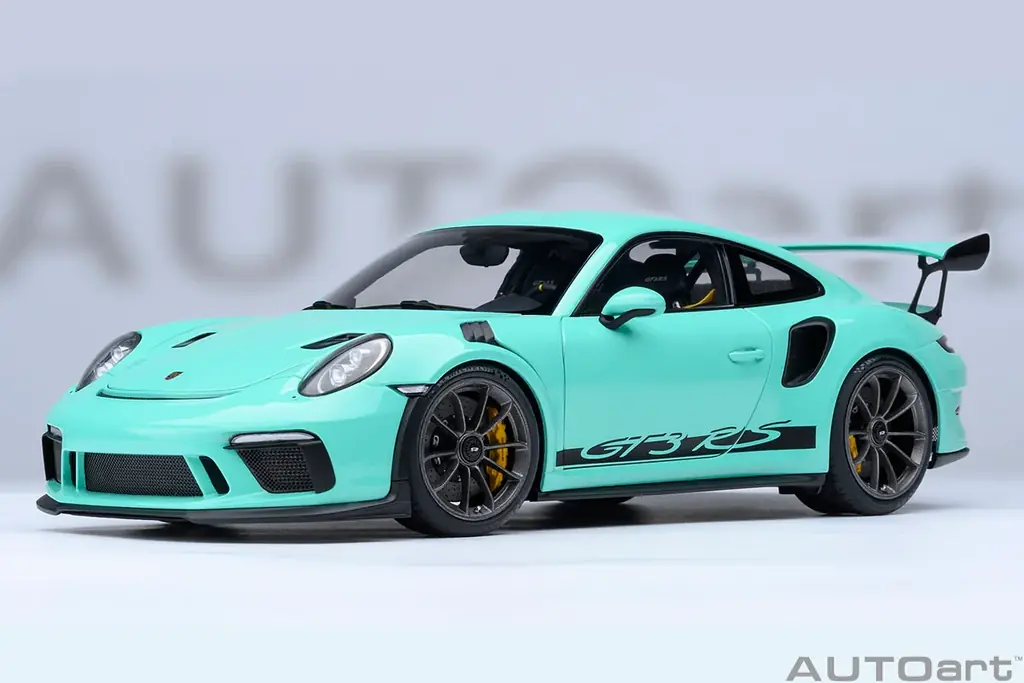 991型の最後を飾るモータースポーツ直系のスペシャルモデル『ポルシェ 911 （991.2）GT3 RS』をAUTOart が1/18スケールでモデル化！ 画像 16