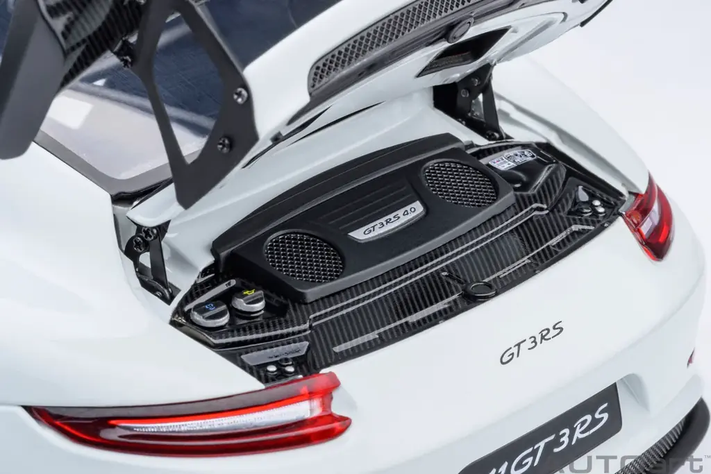 991型の最後を飾るモータースポーツ直系のスペシャルモデル『ポルシェ 911 （991.2）GT3 RS』をAUTOart が1/18スケールでモデル化！ 画像 4