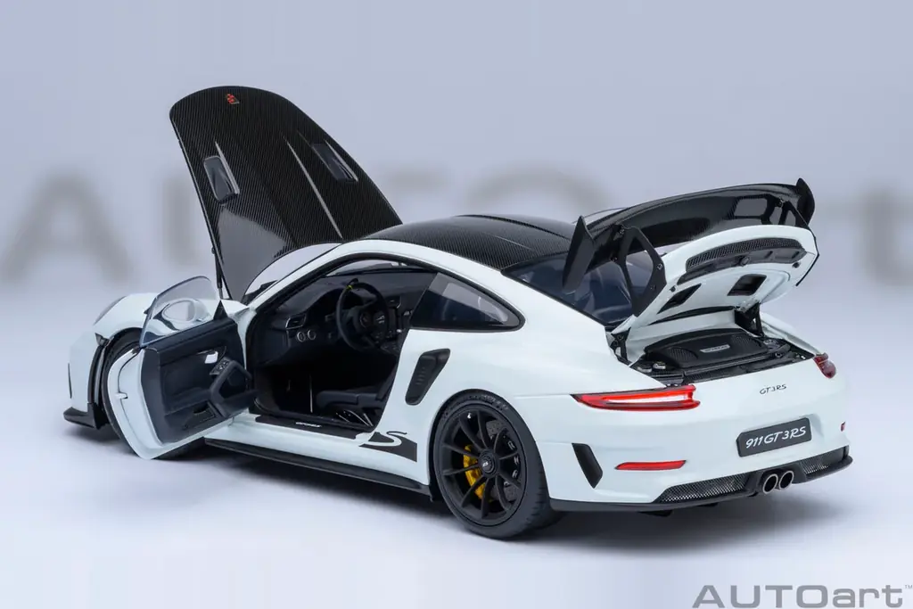991型の最後を飾るモータースポーツ直系のスペシャルモデル『ポルシェ 911 （991.2）GT3 RS』をAUTOart が1/18スケールでモデル化！ 画像 9
