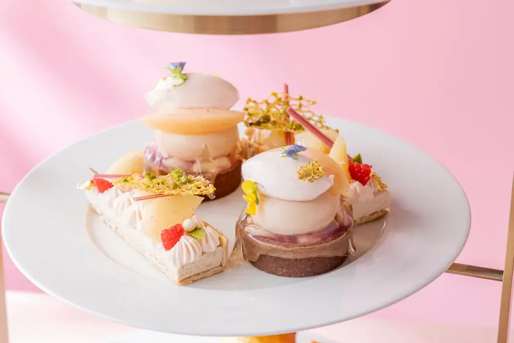 旬の桃と芳醇なお茶を味わう「ピーチ＆ティーセレクションアフタヌーンティー」 7月1日より提供開始 画像 2