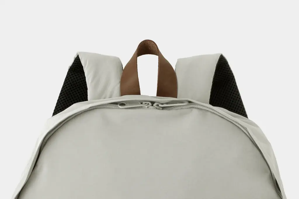 TRAVELER’S COMPANY × TO&FRO 7度目のコラボ！革素材を纏ったバックパックとトラベラーズノート、6/10発売【数量限定デザイン】 画像 9