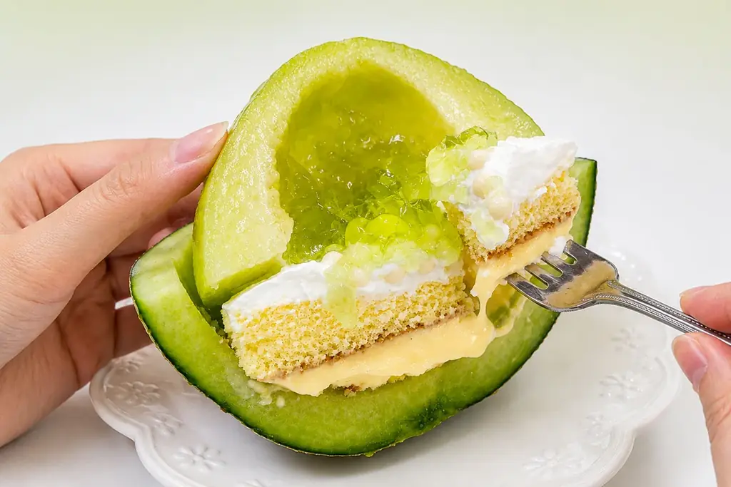 【幻の希少メロン】“買えたら奇跡”と話題を呼ぶ、ナイルメロンを丸ごと味わう衝撃スイーツ「メロンボート」3日間限定で登場！ 画像 7