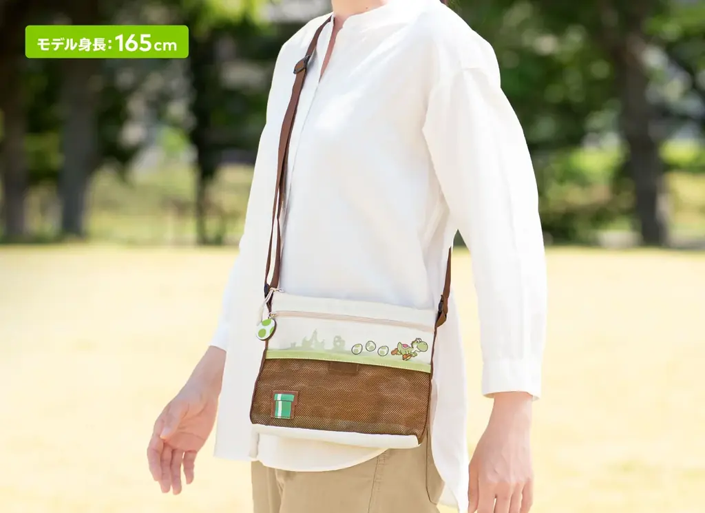 【本日発売】「スーパーマリオ」のおでかけグッズに「ヨッシー」のサコッシュとICカードケースが登場 画像 2