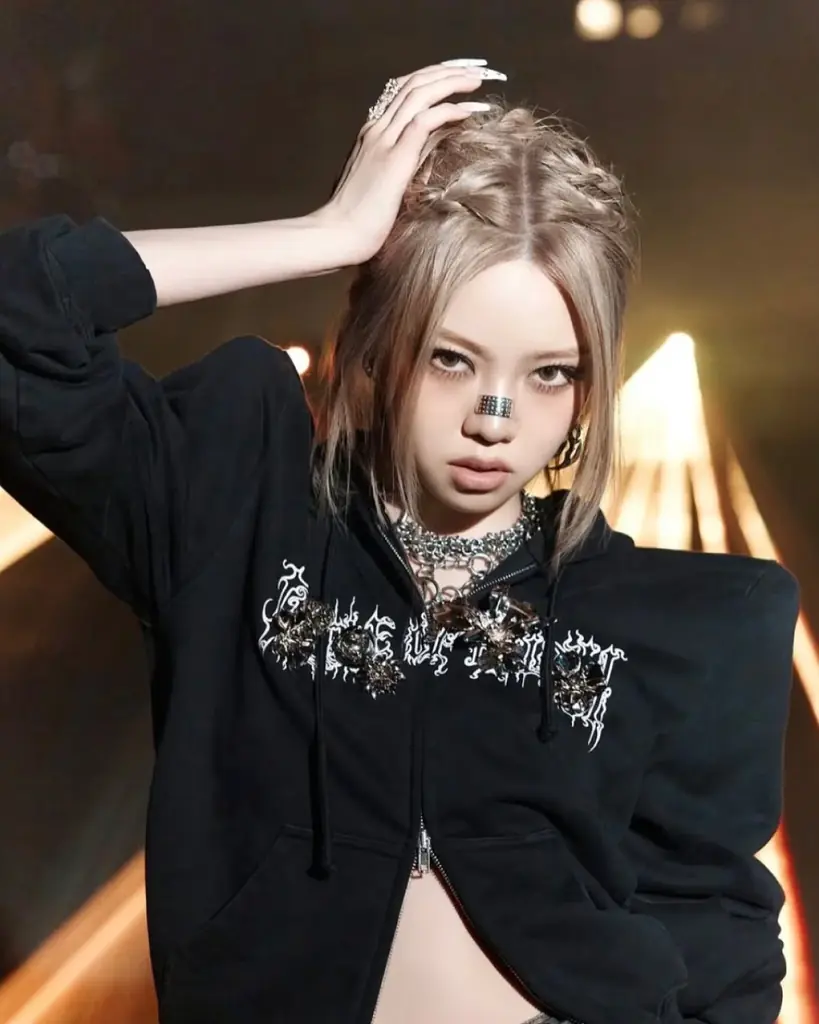 YELLOWSWALLOW — 頭上に宿る、異端の美学。韓国アーティストシーンが選ぶファッションジュエリーブランド、日本国内で発売開始！ 画像 4