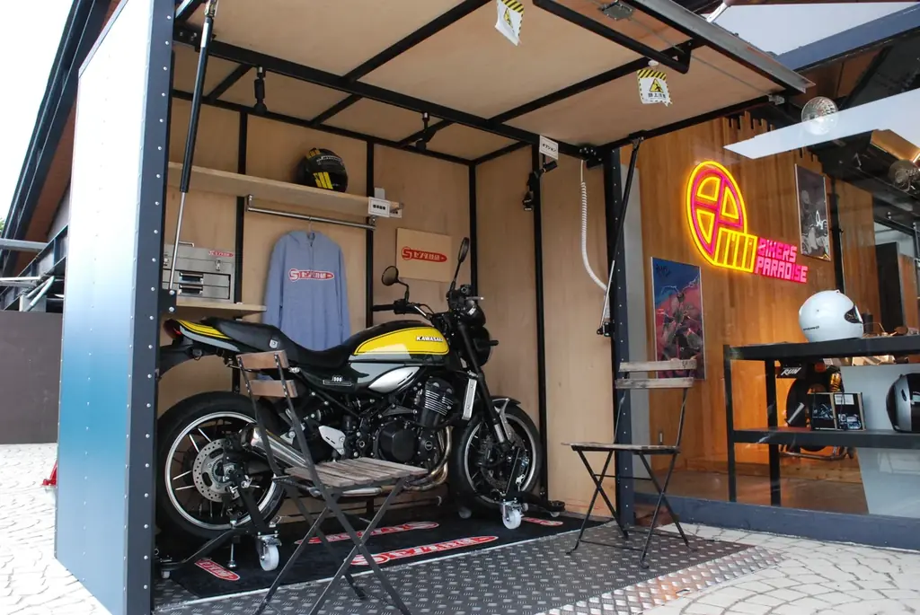 なぜ48時間で45万回再生？クルマ1台分で“6輪生活”が叶う極小バイクガレージ「マイクロガレージ」が、バイカーズパラダイス南箱根で常設展示。特別価格88万円（税込）・残り2棟はなくなり次第終了。 画像 4