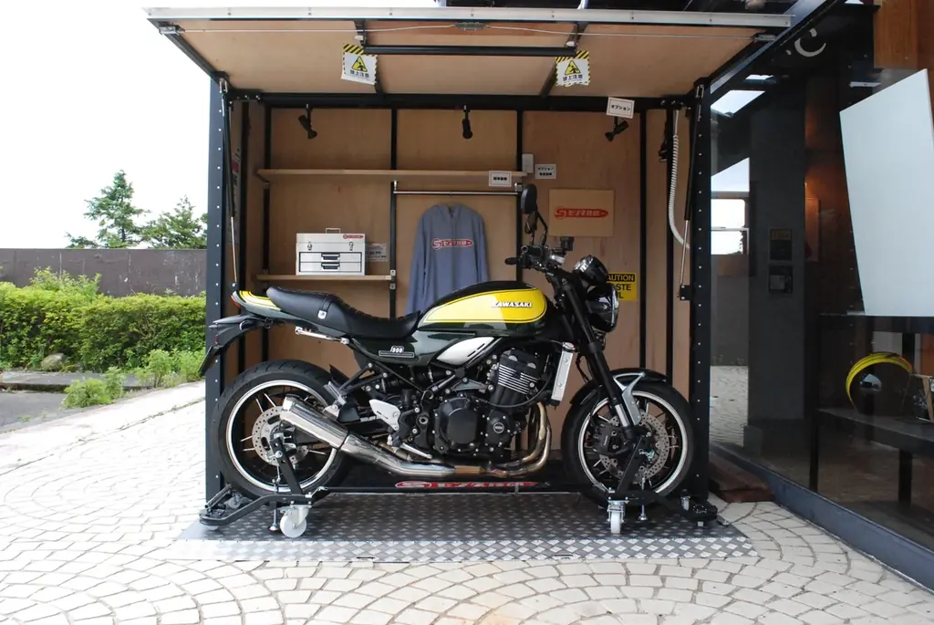 なぜ48時間で45万回再生？クルマ1台分で“6輪生活”が叶う極小バイクガレージ「マイクロガレージ」が、バイカーズパラダイス南箱根で常設展示。特別価格88万円（税込）・残り2棟はなくなり次第終了。 画像 8