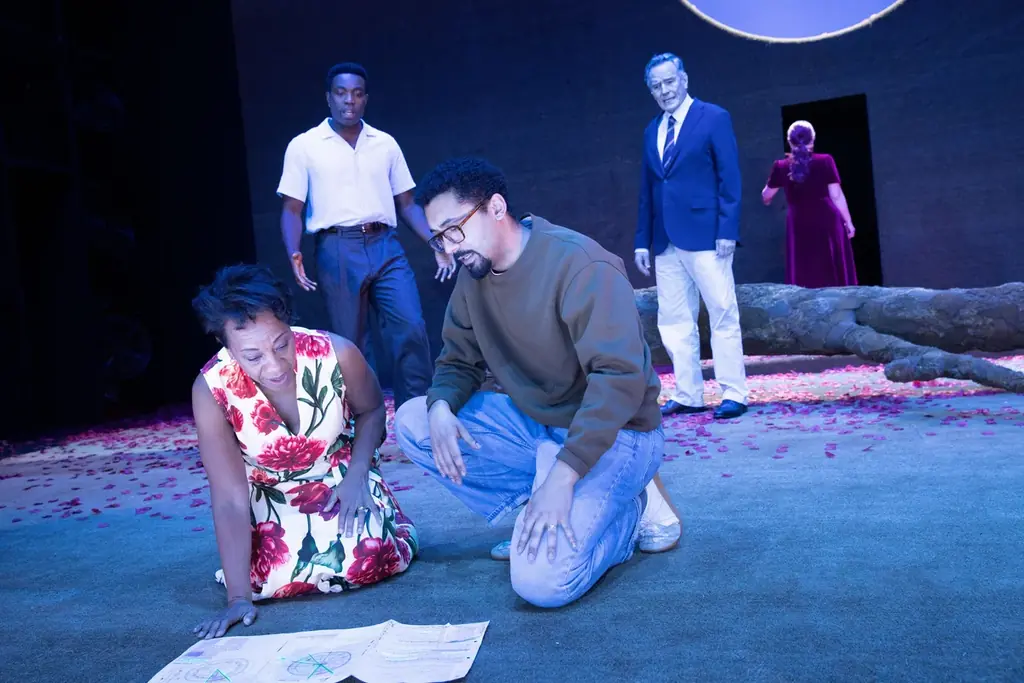 ナショナル・シアター・ライブ（NTLive）『みんな我が子』の本編から、２つのシーンのクリップ動画が公開になりました。本編は、6/19(金)〜TOHOシネマズ 日比谷ほかでお楽しみください。 画像 2