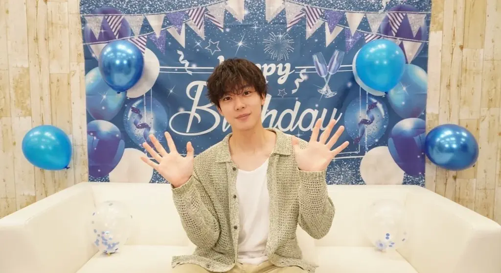 【イベントレポート】井上祐貴が30歳の誕生日をファンと祝福！バースデー生配信でフォトブック＆アクスタの発売を大解禁！！ 画像 1