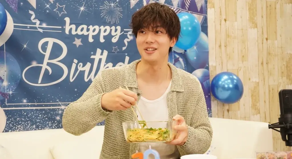 【イベントレポート】井上祐貴が30歳の誕生日をファンと祝福！バースデー生配信でフォトブック＆アクスタの発売を大解禁！！ 画像 2
