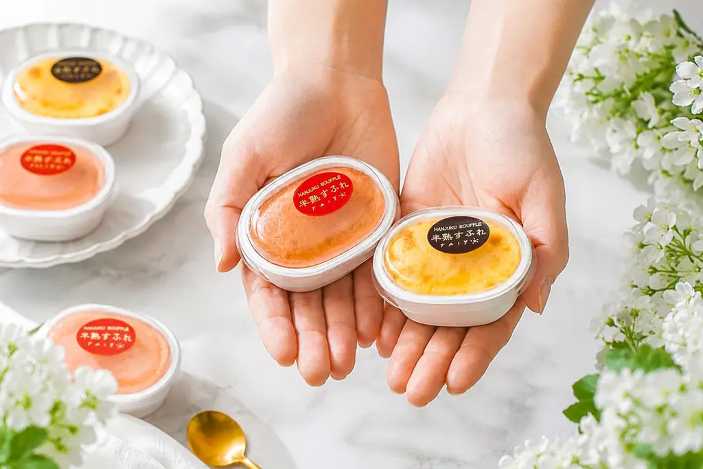 【ギャップ、えぐすぎる。】スフレなのに、濃厚すぎる。17年のロングセラー「半熟すふれ」に新作「いちご」が登場！ 画像 2