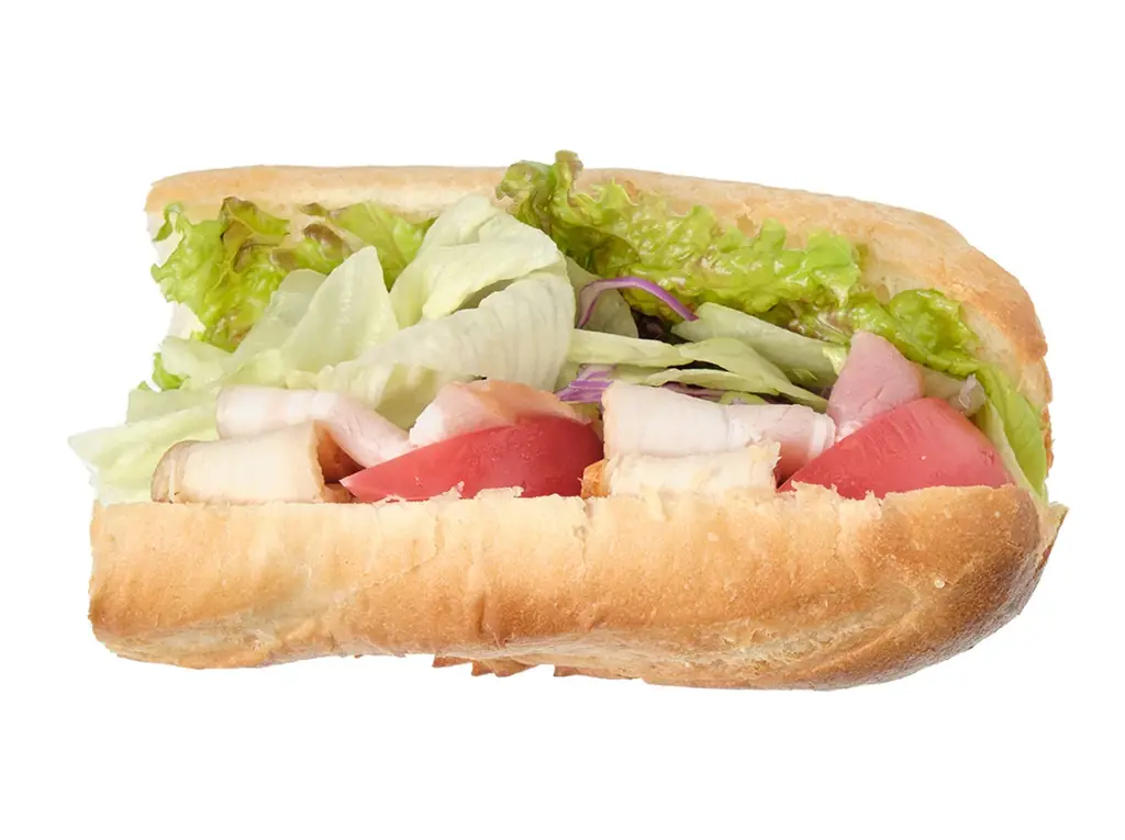 レタスやトマトなど彩り野菜がたっぷり！暑い夏にさっぱりと食べられるサンドイッチ「パンDEサラダ シャキッと野菜シーザーソース」と「トマトと彩りミックス」が登場 画像 2