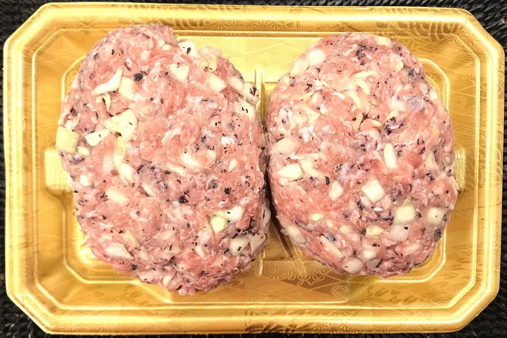 三島食品「ゆかり®」×ニュー・クイックのコラボ商品が登場　暑い日にもお肉をさっぱり楽しむ『「ゆかり®」鶏つくねハンバーグ用』＆『「ゆかり®」キャベツポークハンバーグ用』発売 画像 4