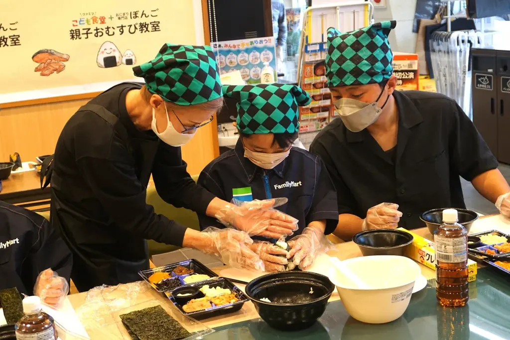 累計1500万食突破！おにぎり専門店「ぼんご」監修新作　女将も好きな組み合わせ！太鼓判の「まぐろたたきと生たらこ」「鳥唐揚げマヨネーズ」登場定番手巻の1.5倍（※）「大きなおむすび」6月9日（火）発売 画像 4