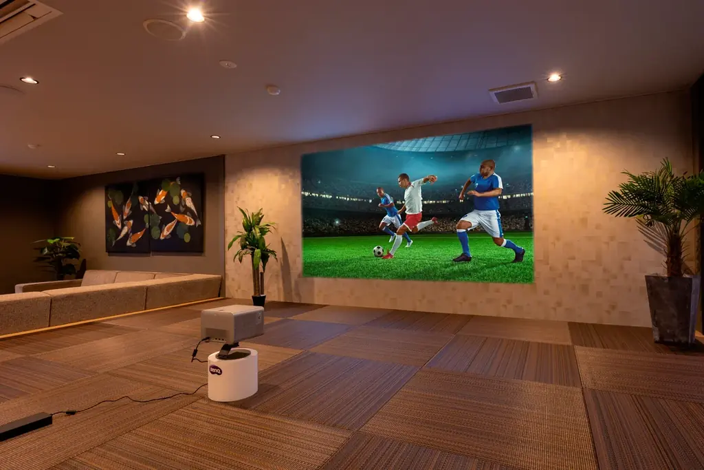 BenQ×三田天然温泉「寿ノ湯」　スポーツ観戦への注目が高まるこの時期に極上のリラックス状態で大画面を体感！最新4K短焦点プロジェクターを体験する期間限定コラボを実施 画像 2