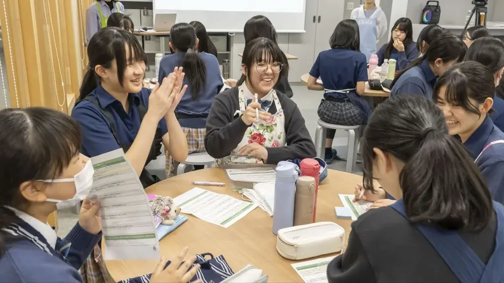 【事後レポート】オイシックス・ラ・大地が品川女子学院で特別授業を実施　「食」を切り口に社会課題とビジネスのつながりを学び、28歳の自分のあり方を考える 画像 10