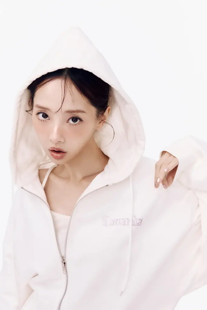 AAA 宇野実彩子プロデュース「LAVANDA × HELLO KITTY」第2弾、青春を彩るアイテムを発売 画像 4