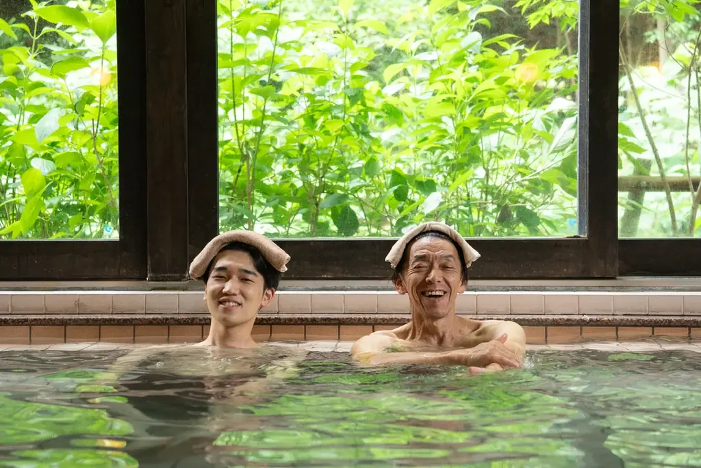 昭和レトロな温泉銭湯 玉川温泉で、お父さんの苦労を代わりに背負う「父の日アヒル風呂」や「お父さん川柳」などの父の日イベントを開催します 画像 3