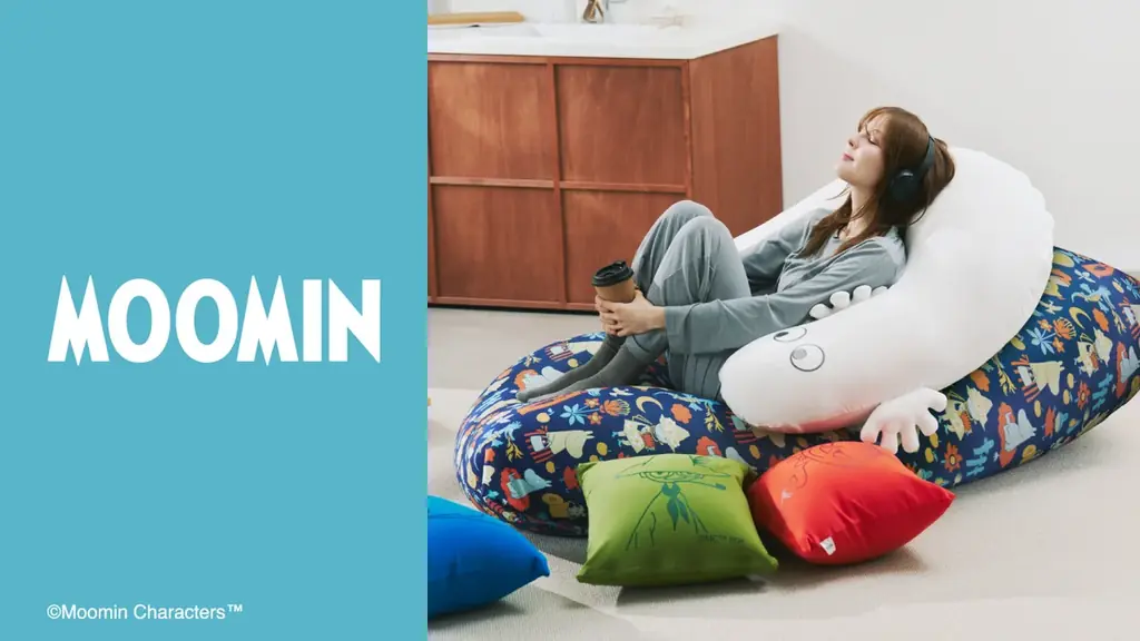 MOOMINとYogiboのコラボレーション、シリーズへ。ビンテージパターンの「Yogibo Max」と、ニョロニョロデザインの「Yogibo Support」が登場 画像 1