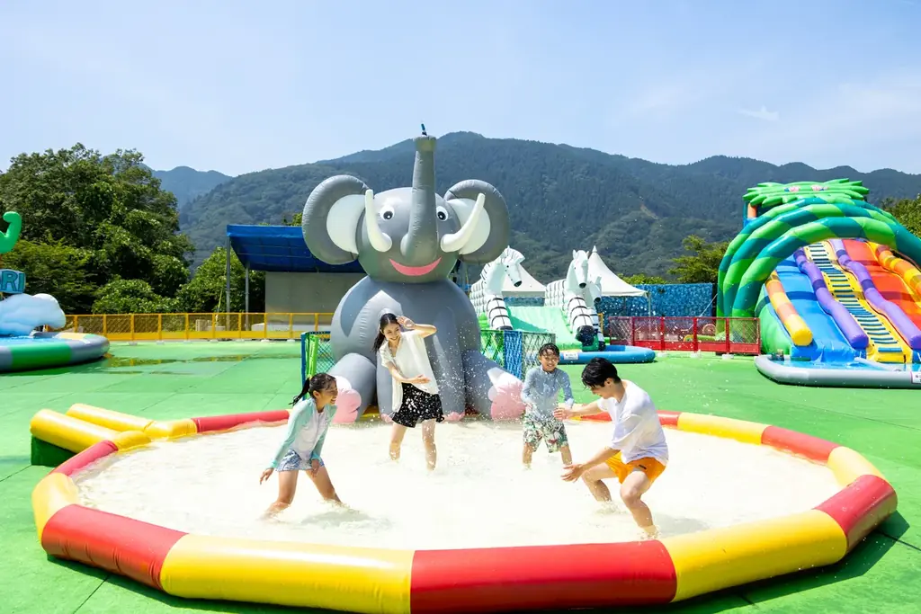 真夏なのに水温一桁台！？関東最大級の屋外水遊び広場「スプラッッッシュカーニバル」6/27(土)オープン。今年は「映画クレヨンしんちゃん」のコラボコンテンツが登場 画像 10