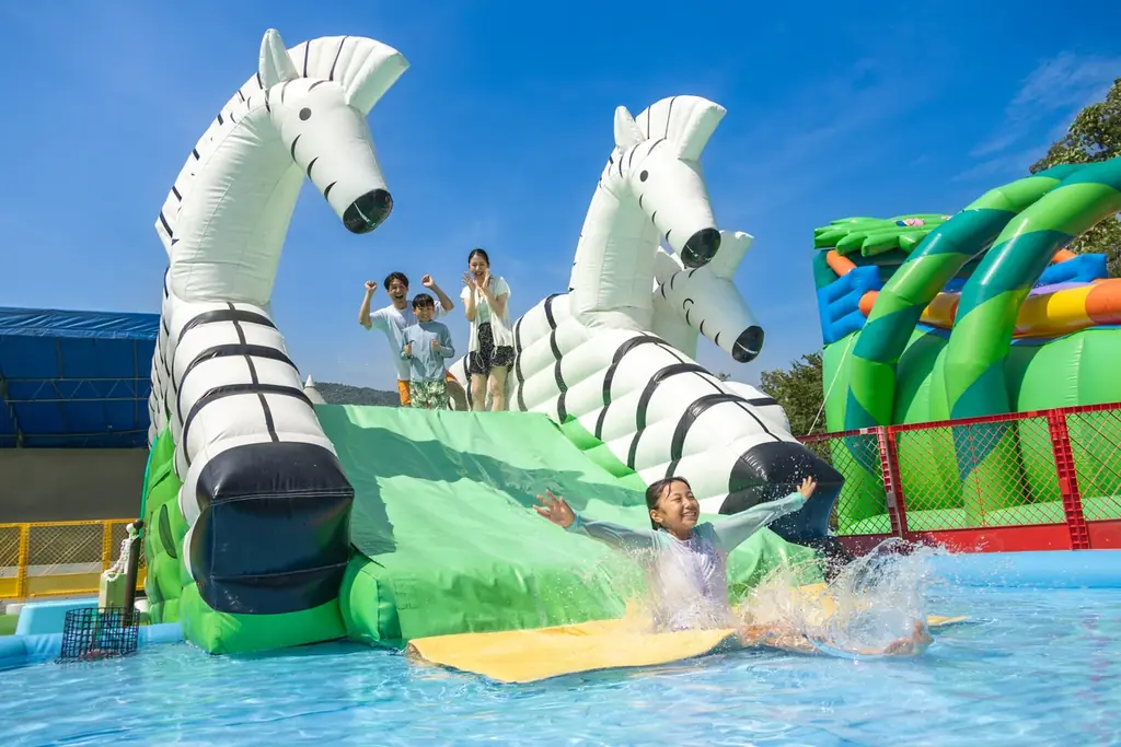 真夏なのに水温一桁台！？関東最大級の屋外水遊び広場「スプラッッッシュカーニバル」6/27(土)オープン。今年は「映画クレヨンしんちゃん」のコラボコンテンツが登場 画像 9