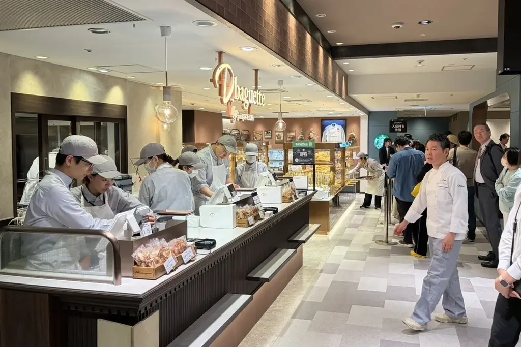 小麦のうまみを楽しむパン「D.baguette by parigot & DIA」　　オープンから約2ヶ月、売切続出で販売個数制限を変更 画像 3