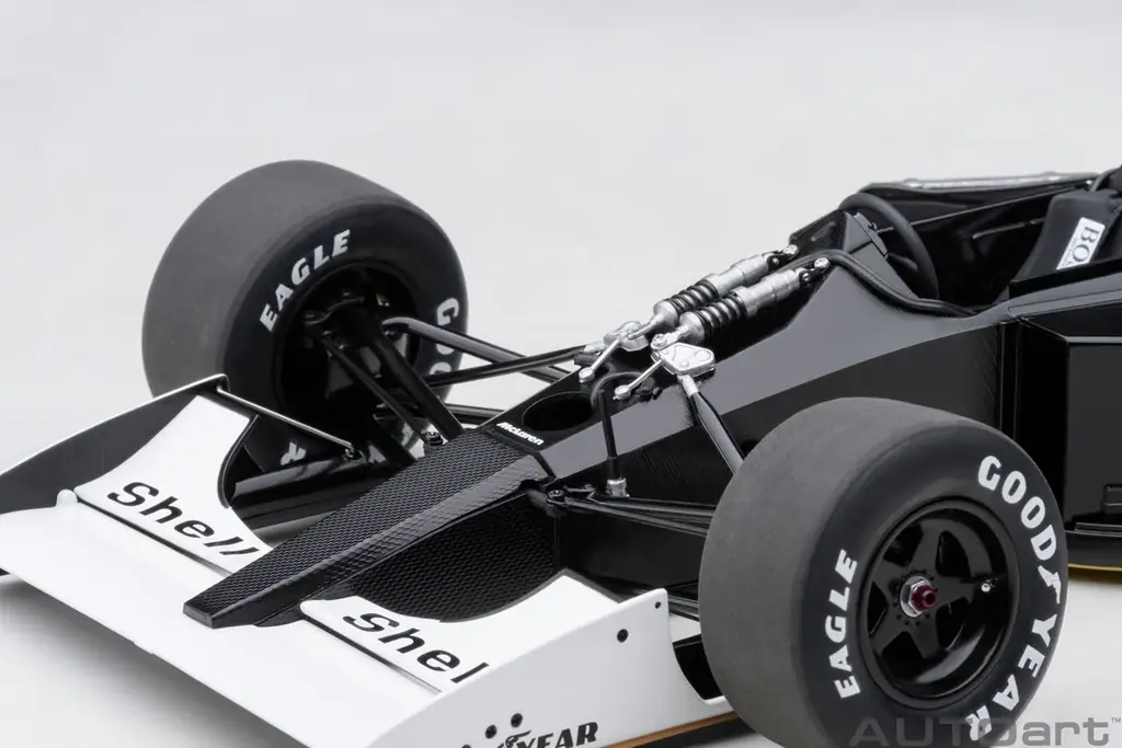 多くのファンからのリクエストに応え、AUTOart「マクラーレン ホンダ MP4/6（アイルトン・セナ）」の再販が決定。 画像 6
