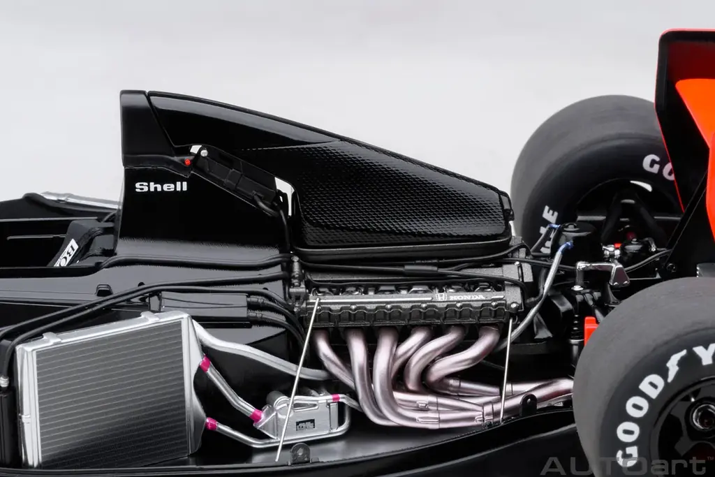 多くのファンからのリクエストに応え、AUTOart「マクラーレン ホンダ MP4/6（アイルトン・セナ）」の再販が決定。 画像 7