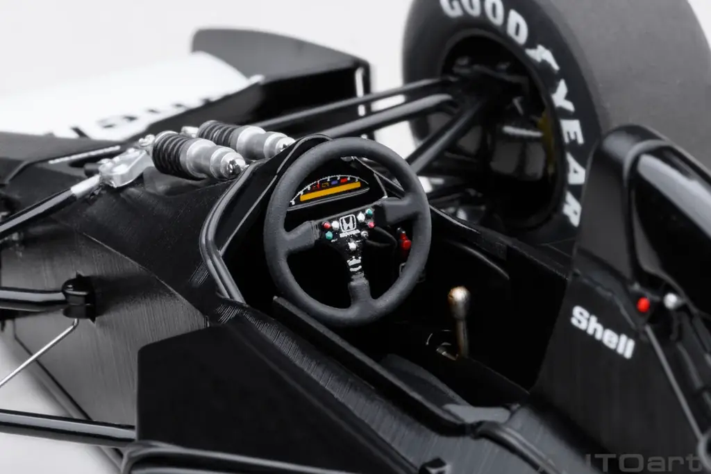 多くのファンからのリクエストに応え、AUTOart「マクラーレン ホンダ MP4/6（アイルトン・セナ）」の再販が決定。 画像 9