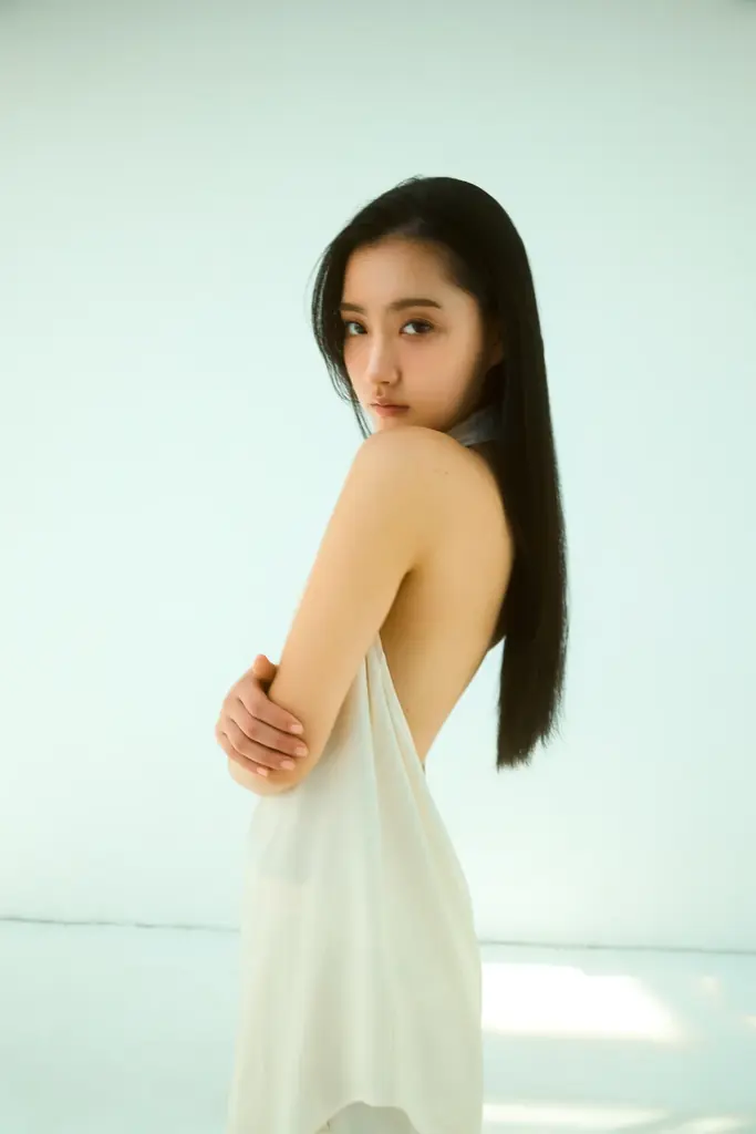 【17歳の女優 LINOAH が環境保護活動に挑戦！】デジタル写真集「I AM LINOAH」6月19日発売 画像 2
