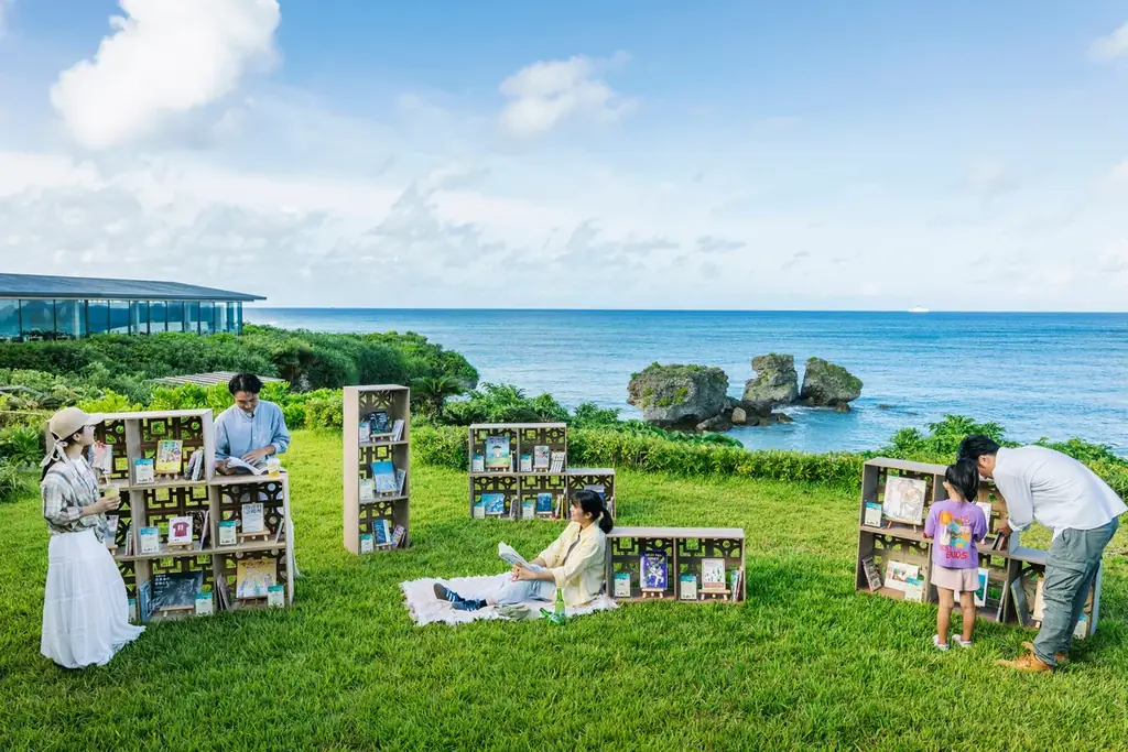 【バンタカフェ】潮風が抜ける崖の上に「海風ブックガーデン」が誕生！うちなんちゅが選んだ100冊に出会う秋のイベント「よんなーBOOK days」開催 画像 4
