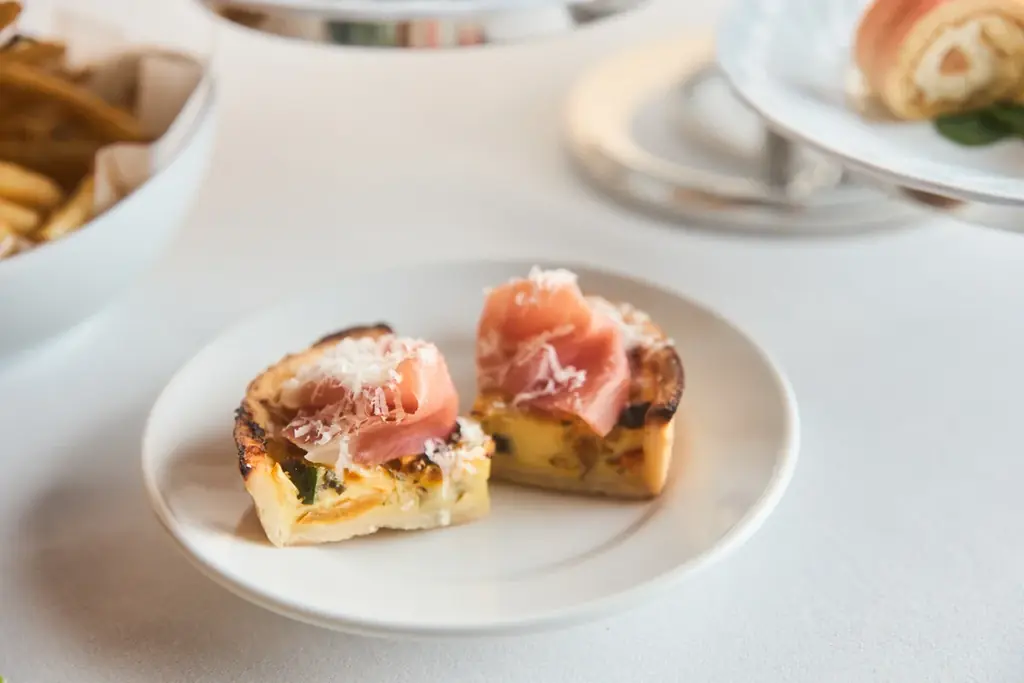 【六本木】極上の桃スイーツを味わうご褒美アフタヌーンティーが期間限定で登場！ 画像 6