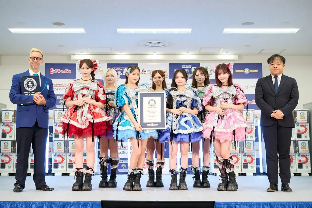 『バンダイナムコ Cross Store 東京』内カプセルトイ専門店 ギネス世界記録™認定！公式認定授与式には女性アイドルグループ「CANDY TUNE」も登壇 画像 2