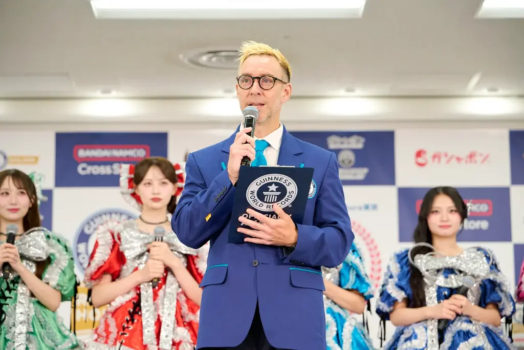『バンダイナムコ Cross Store 東京』内カプセルトイ専門店 ギネス世界記録™認定！公式認定授与式には女性アイドルグループ「CANDY TUNE」も登壇 画像 5