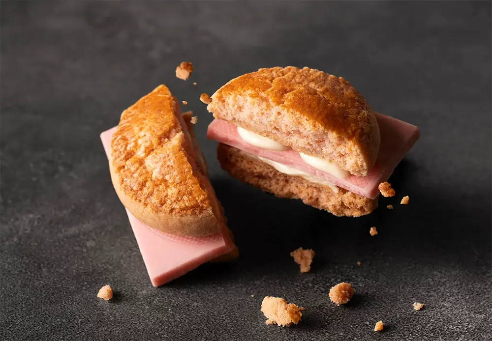 累計1000万個突破の東京土産「キャプテンスイーツバーガー」が進化！バンズクッキーが「サクッほろっ」食感に 画像 5