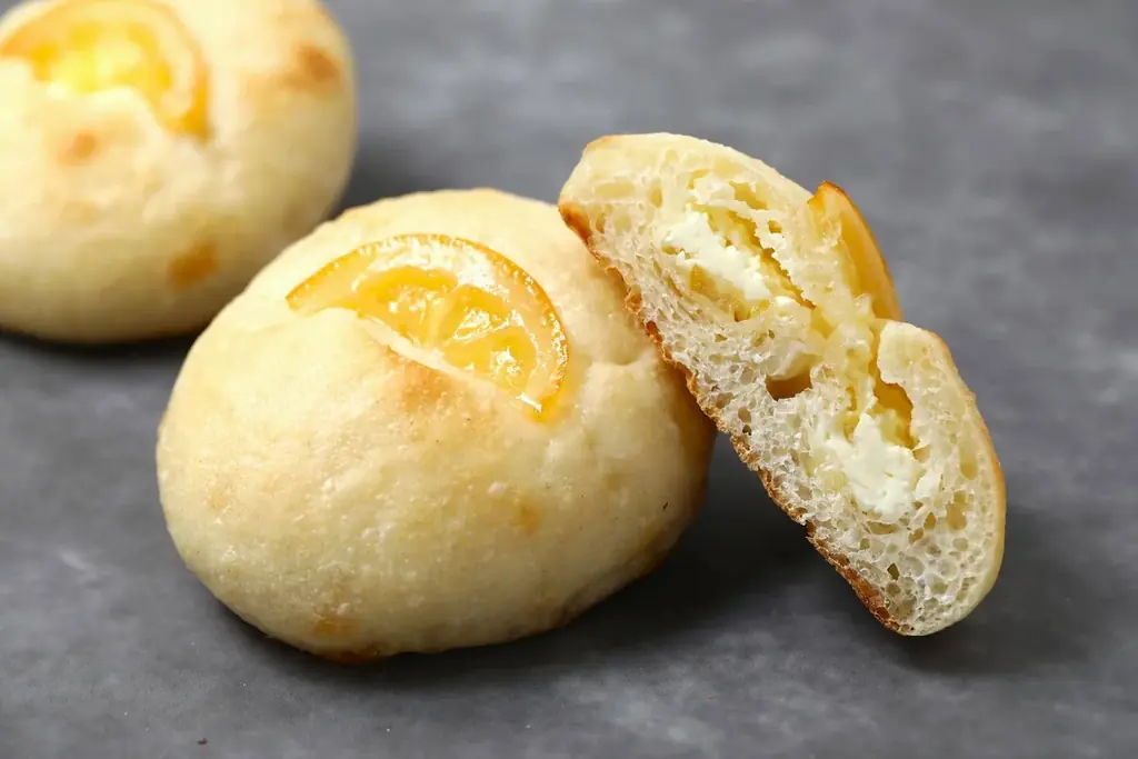 【もちもち食感の桃スイーツパン】「バゲットラビット」より累計販売数104万個※1突破の「ブール」から爽やかな桃の甘み×まろやかなチーズクリームを掛け合わせたハイブリッドな夏限定フレーバーが新登場！ 画像 5