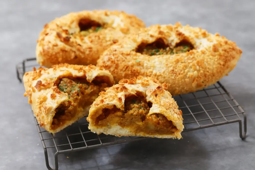 【もちもち食感の桃スイーツパン】「バゲットラビット」より累計販売数104万個※1突破の「ブール」から爽やかな桃の甘み×まろやかなチーズクリームを掛け合わせたハイブリッドな夏限定フレーバーが新登場！ 画像 7