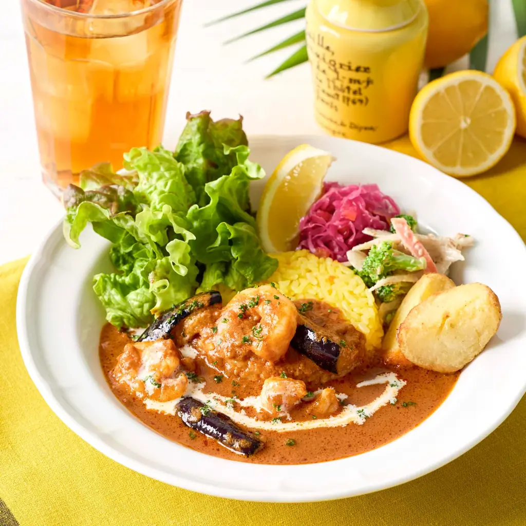 【Afternoon Tea】白桃が華やかに香る「白桃とラズベリーのブランマンジェパフェ」や白桃のミニパフェも選べる「アフタヌーンティーセット」など新作スイーツ＆ティー 画像 13