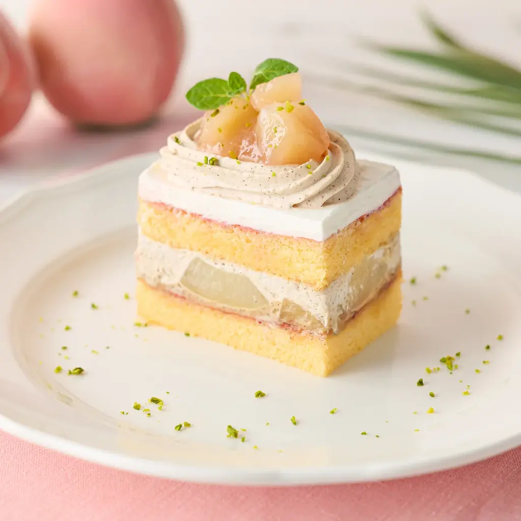 【Afternoon Tea】白桃が華やかに香る「白桃とラズベリーのブランマンジェパフェ」や白桃のミニパフェも選べる「アフタヌーンティーセット」など新作スイーツ＆ティー 画像 6