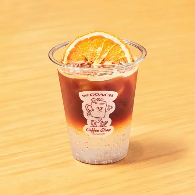 コーチが展開するカフェ “The Coach Coffee Shop” から夏を彩る限定メニューが登場！ スパークリングドリンクや人気メニューがラインナップ 画像 3