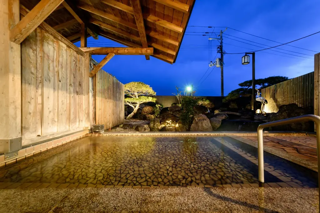【郡山三穂田温泉】期間限定「天然地下水風呂」が露天風呂に登場。100%天然掛け流し温泉と24.8℃の地下水を交互に利用する“温冷交代浴”で夏の自律神経を整える。 画像 3