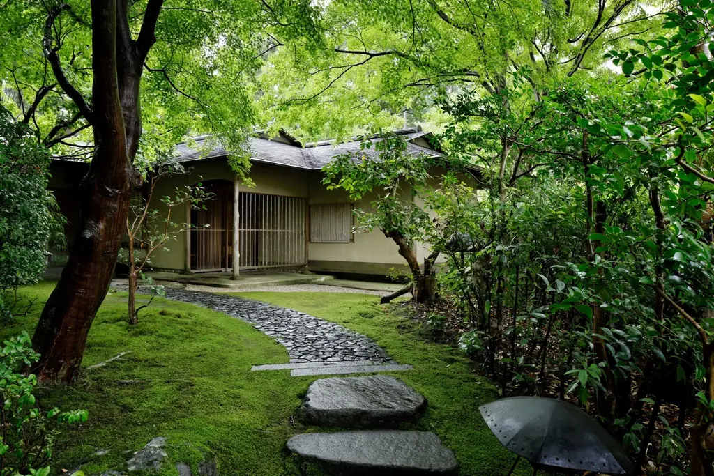 【ザ・プリンス 京都宝ヶ池】「福寿園」の日本茶とスイーツのベストマッチが涼をよぶ　名建築「茶寮」で楽しむ和のアフタヌーンティー、夏メニューを販売 画像 1