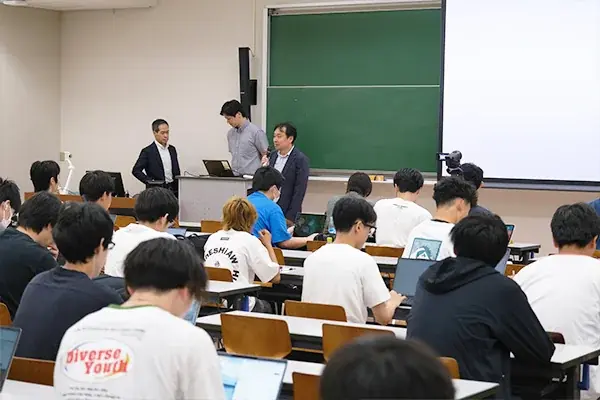 桃山学院大学工学部、産学官連携で1年次キャリア教育開始