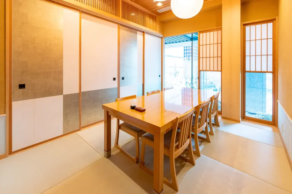 【世界初】18,000円（税込）で神戸牛と大トロをはじめとした高級鮨が“おかわり無料”。「かきだ鮨」グループ、皇居外苑を望む新店舗を丸の内にオープン 画像 11