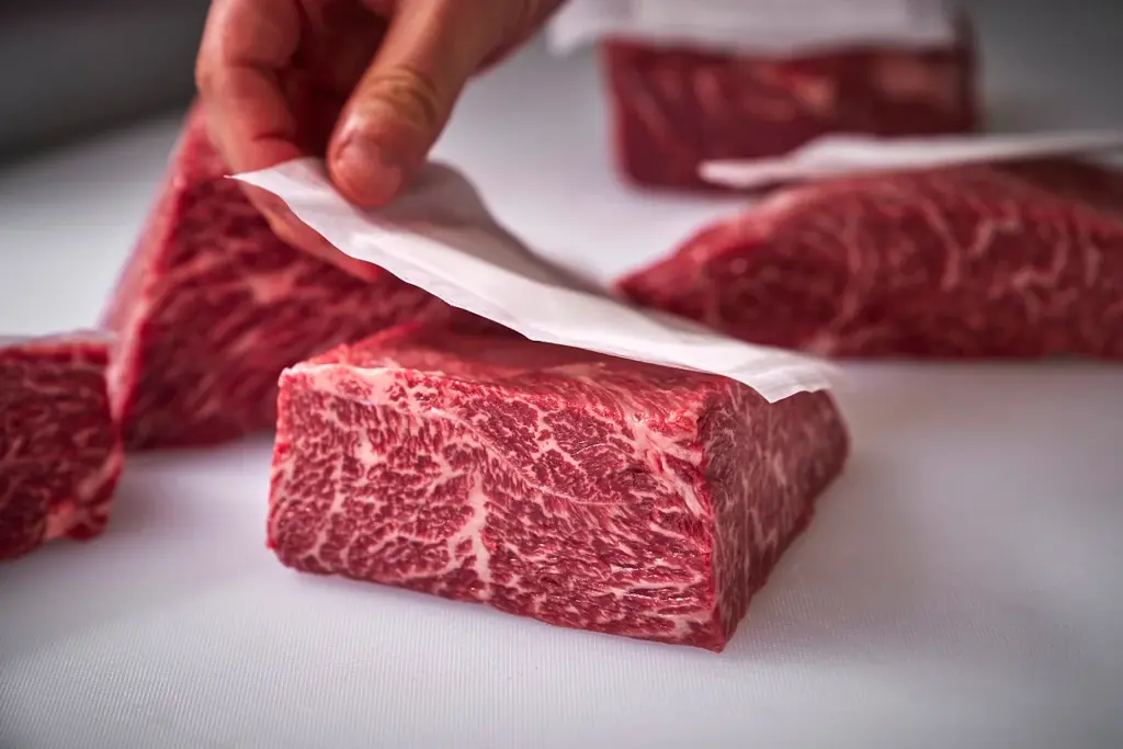 【世界初】18,000円（税込）で神戸牛と大トロをはじめとした高級鮨が“おかわり無料”。「かきだ鮨」グループ、皇居外苑を望む新店舗を丸の内にオープン 画像 7