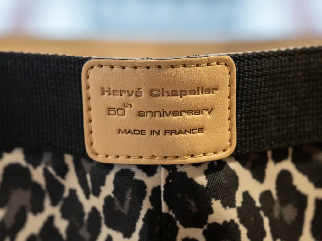 【Hervé Chapelier（エルベシャプリエ）】待望の第3弾！「舟型トート」の人気定番カラー全8色に、50周年の刻印タグをあしらった限定モデルを6月20日(土)より発売 画像 3