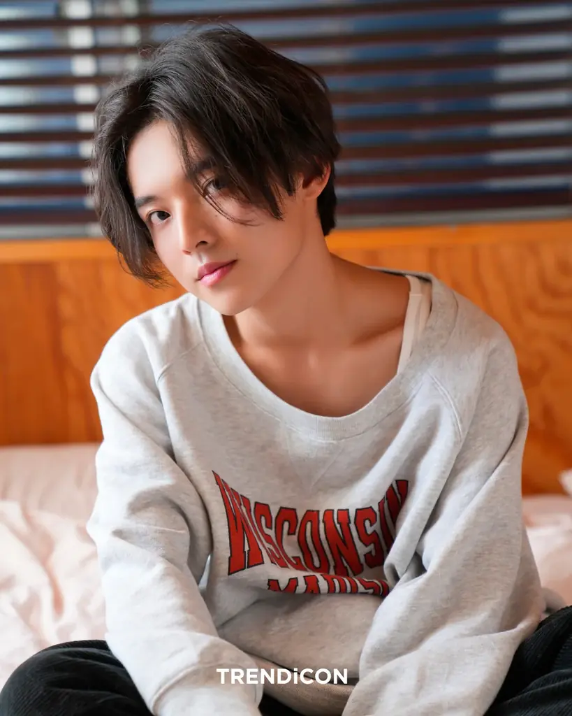 ここでしか見られない表情を収録。國島直希・下村未空・田中学人出演『TRENDiCON No.18』予約受付中 画像 3